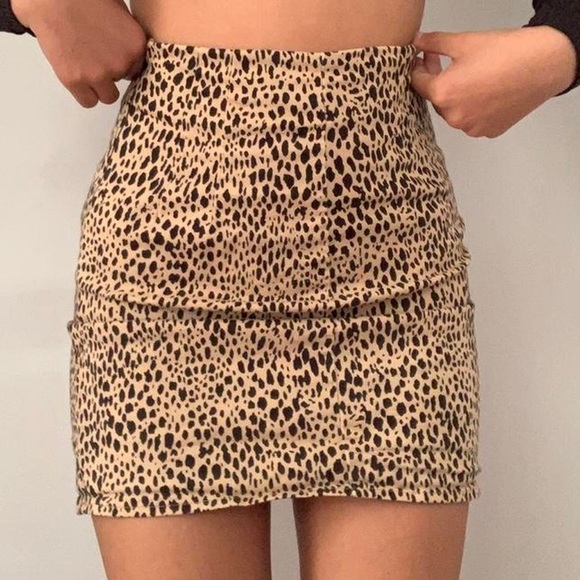 Brandy Melville Leopard Print Mini Skirt Size 3 - Picture 1 of 9